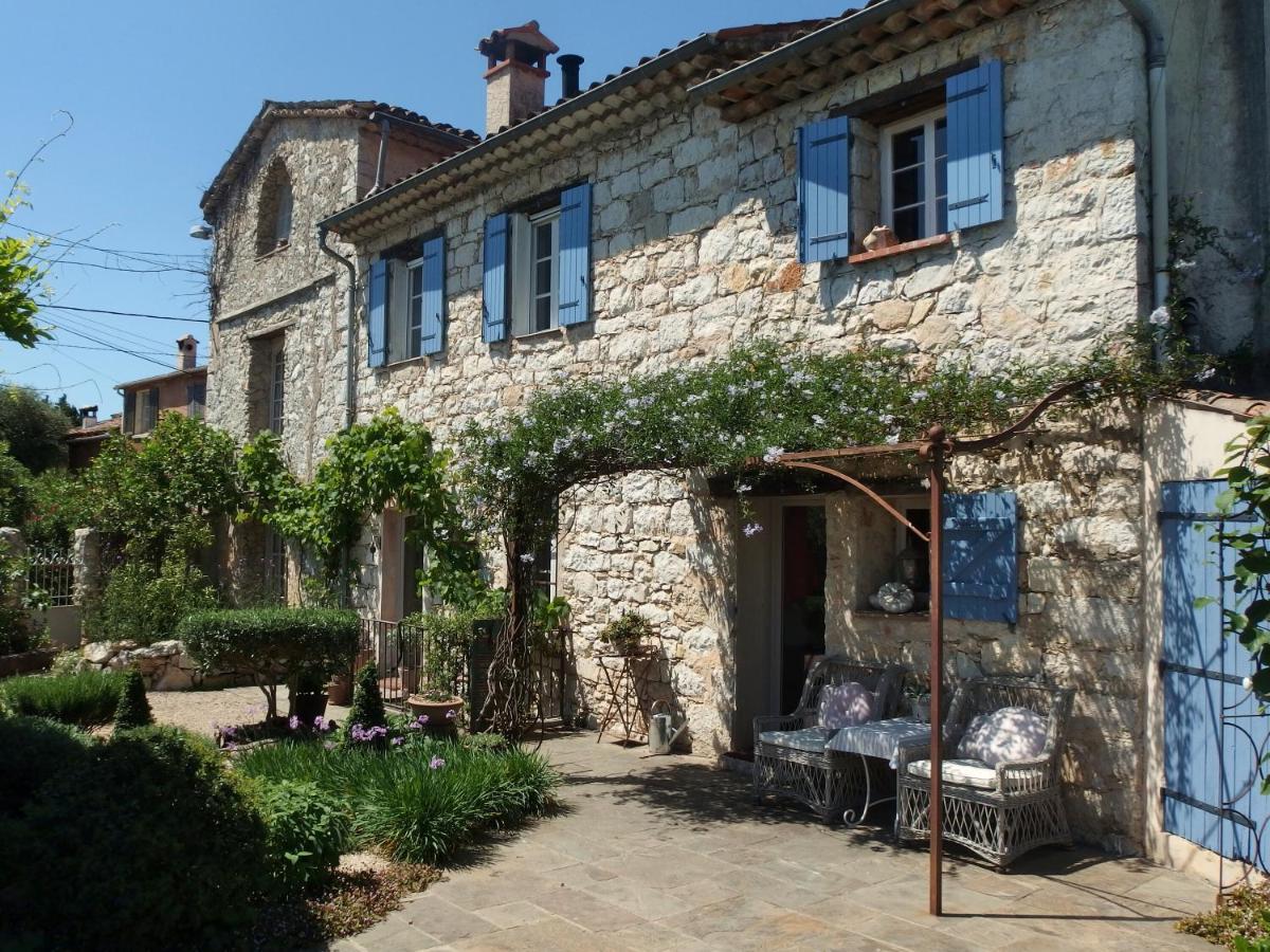 Le Mas Saint Pierre Roquefort Les Pins Bagian luar foto